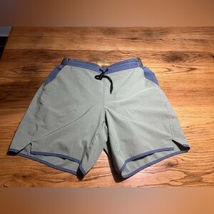 Chubbies Men’s Lined Shorts | Size Medium | 7” Inseam | Olive w/ Pineapple Liner